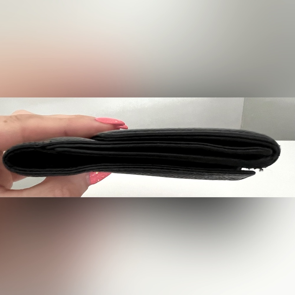 Authentic CHANEL Caviar Black Leather Wallet - Picture 4 of 10
